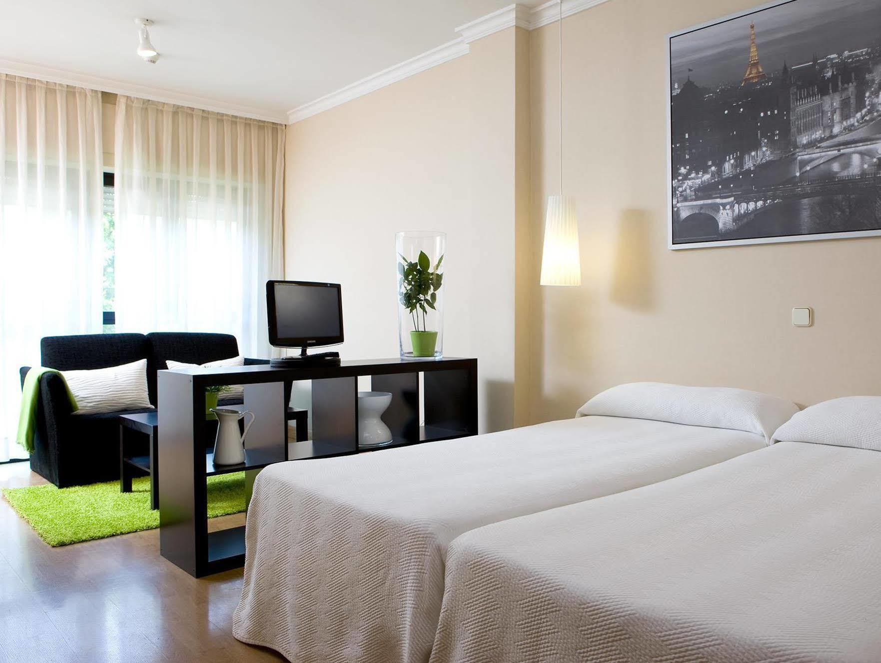 Apartamentos Th La Florida Μαδρίτη Εξωτερικό φωτογραφία
